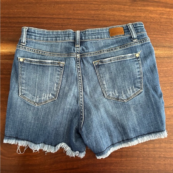Judy Blue Tulip Distressed Jean Shorts Layered Leg Size Medium - Picture 3 of 11